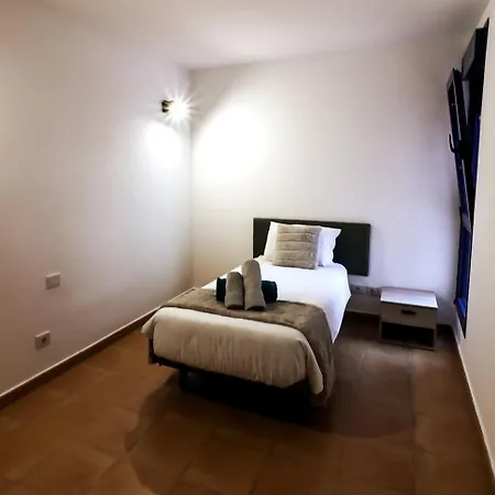 Aregoma شقة